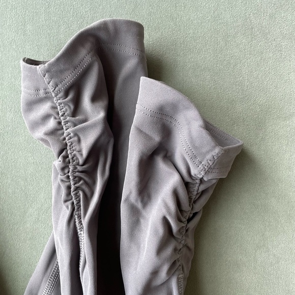 Lululemon high-rise 3/4 length ruched hem leggings - Picture 2 of 6